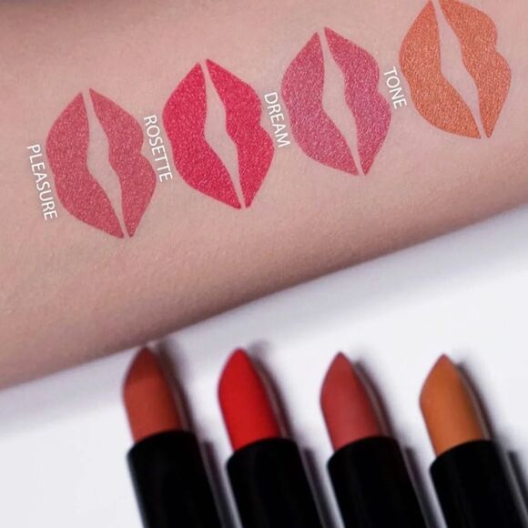 Fashion Nova NOVABEAUTY Perfect Pout Moisturizing Matte Color Pleasure Lipstick - Picture 4 of 9